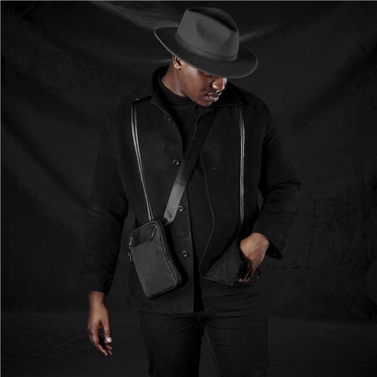 BG-AV-490-B-BL_LIFESTYLE-01-NO-LOGO