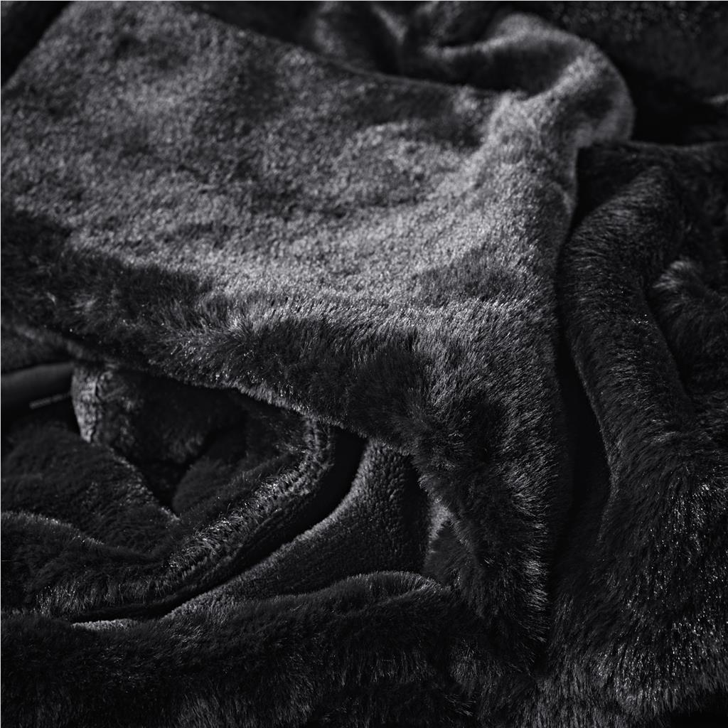 GP-AV-1-B_LIFESTYLE-NO-LOGO
