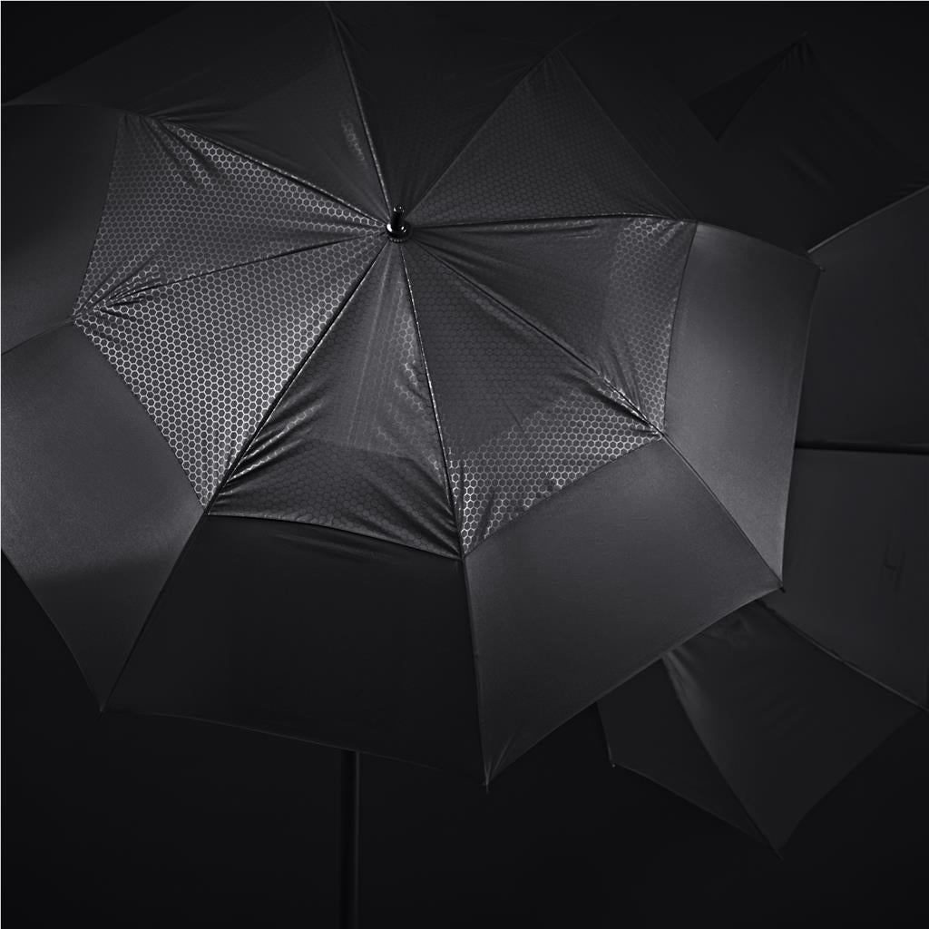 UM-AV-24-B_LIFESTYLE-NO-LOGO